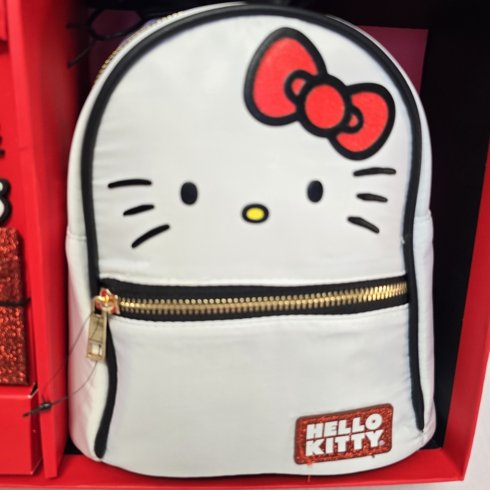 Hello Kitty 3 Piece Gift Set Mini Backpack ID Card Wallet Key Chain NEW - Picture 2 of 11